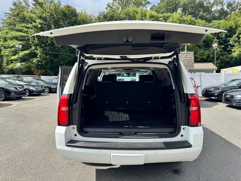 2015 Chevrolet Suburban LT photo 37