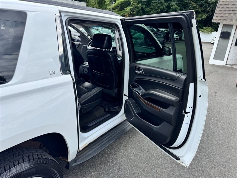 2015 Chevrolet Suburban LT photo 11