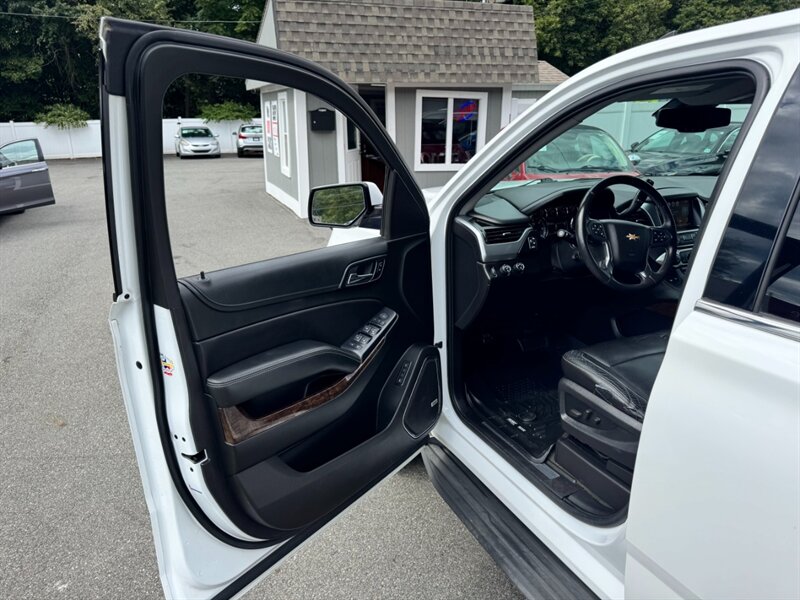 2015 Chevrolet Suburban LT photo 20