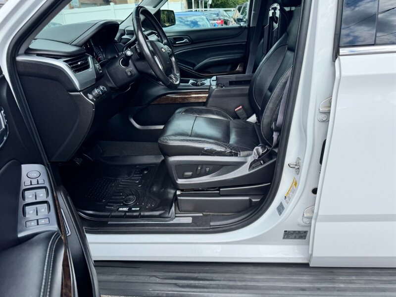2015 Chevrolet Suburban LT photo 18