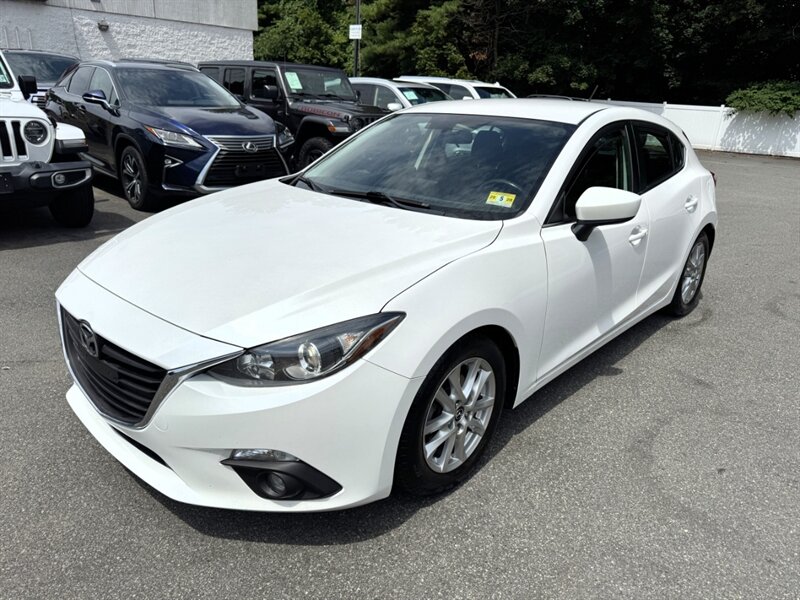 Snowflake White Pearl 2015 Mazda MAZDA3 Hatchback Front-Wheel Drive 6-Speed Manual