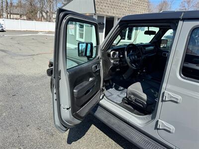 2022 Jeep Gladiator Sport   - Photo 16 - Rockaway, NJ 07866