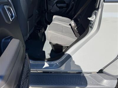 2022 Jeep Gladiator Sport   - Photo 35 - Rockaway, NJ 07866