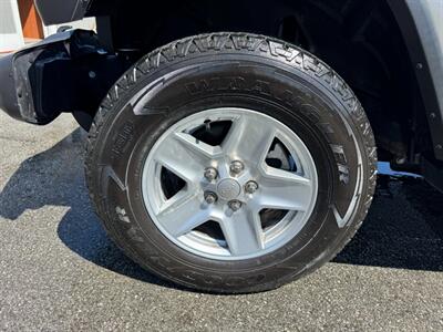 2022 Jeep Gladiator Sport   - Photo 14 - Rockaway, NJ 07866