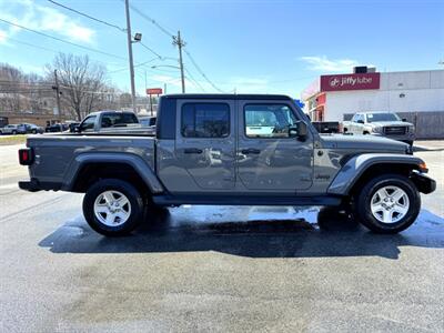 2022 Jeep Gladiator Sport   - Photo 4 - Rockaway, NJ 07866