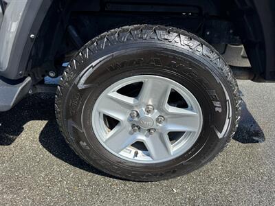 2022 Jeep Gladiator Sport   - Photo 12 - Rockaway, NJ 07866