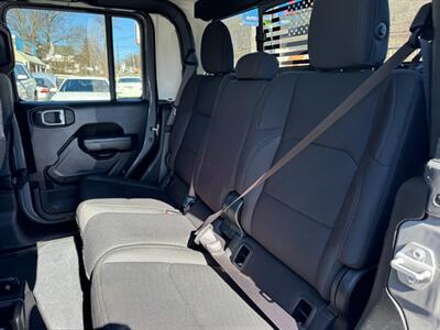 2022 Jeep Gladiator Sport   - Photo 37 - Rockaway, NJ 07866