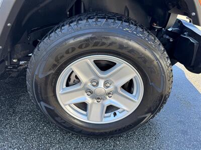 2022 Jeep Gladiator Sport   - Photo 15 - Rockaway, NJ 07866