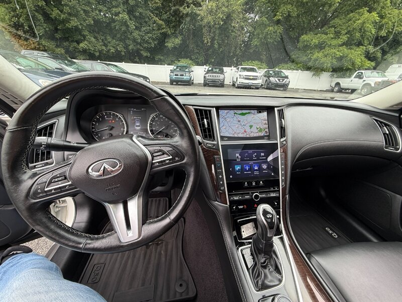 2019 Infiniti Q50 3.0t LUXE photo 18
