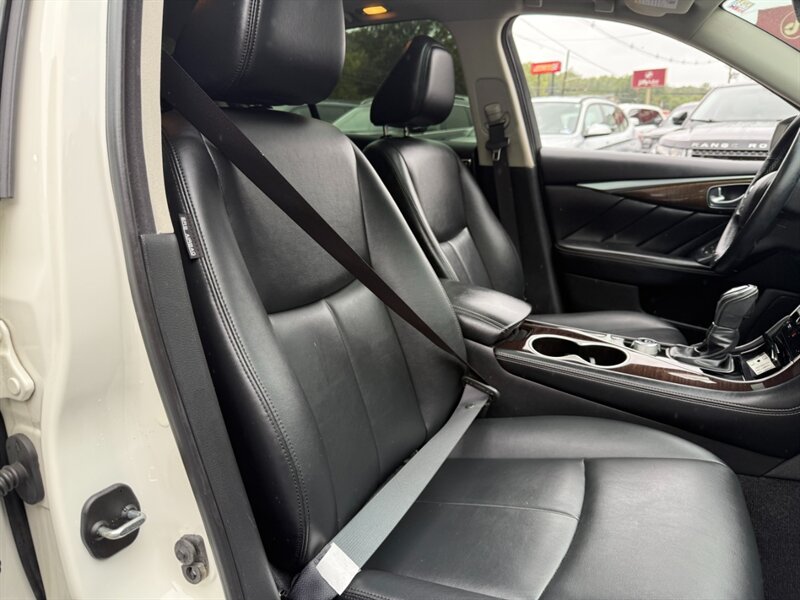 2019 Infiniti Q50 3.0t LUXE photo 24