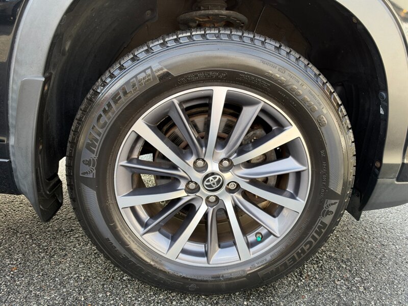 2017 Toyota Highlander XLE - Photo 12 - Rockaway, NJ 07866