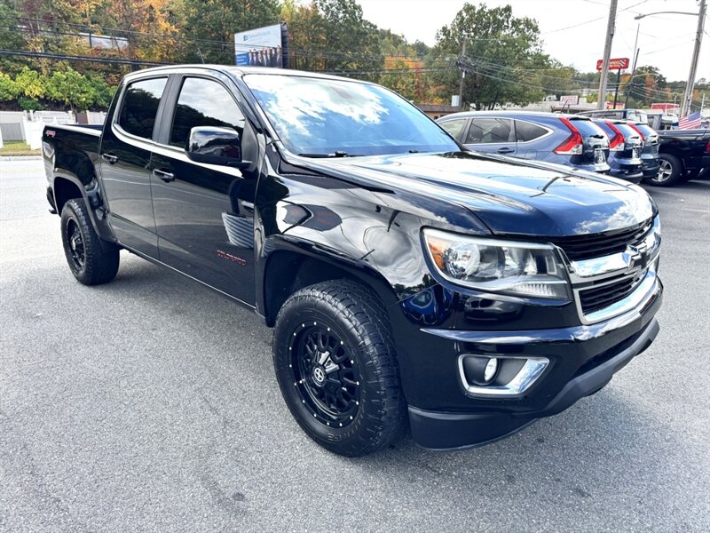 2018 Chevrolet Colorado LT photo 2