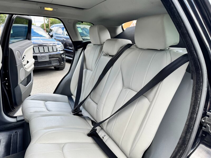 2018 Land Rover Range Rover Evoque SE photo 36