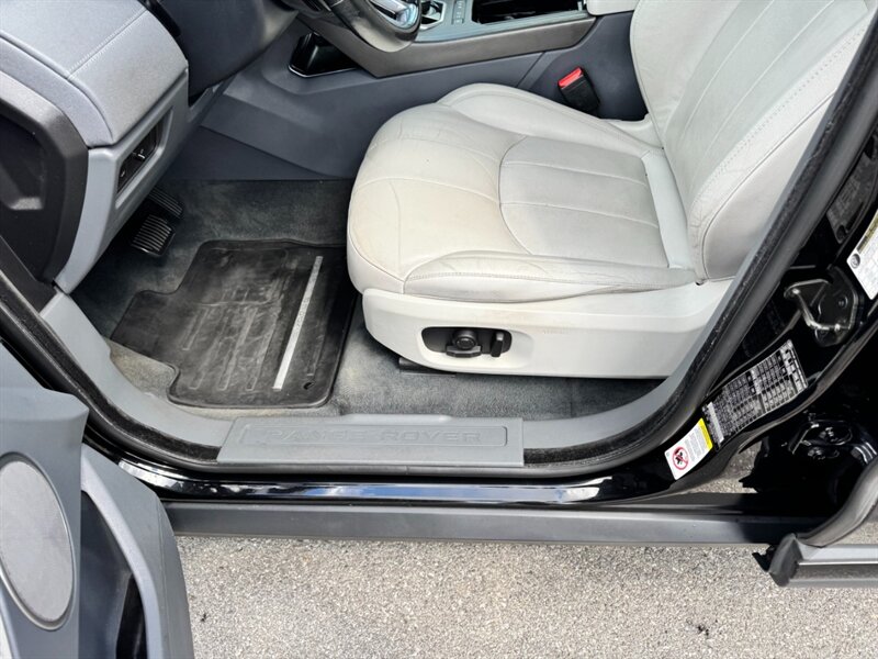 2018 Land Rover Range Rover Evoque SE photo 20