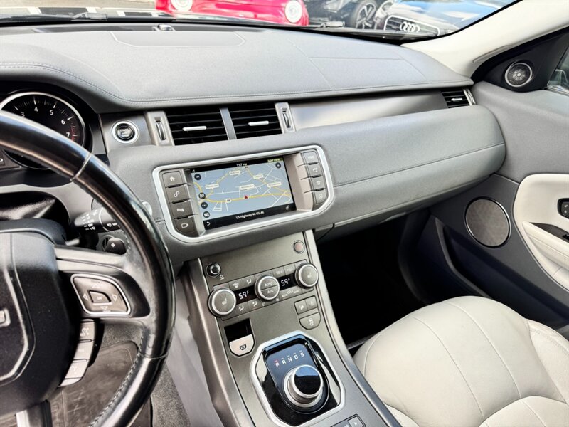 2018 Land Rover Range Rover Evoque SE photo 27