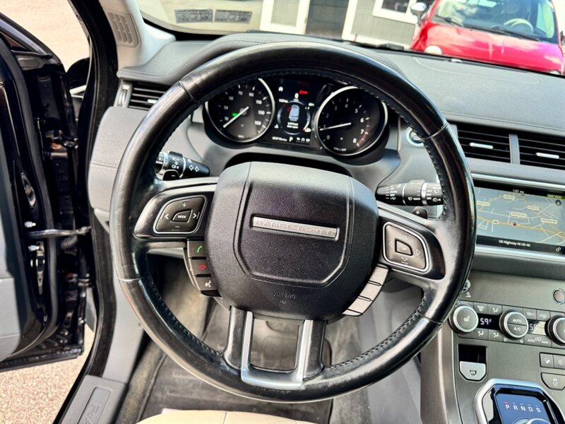 2018 Land Rover Range Rover Evoque SE photo 25
