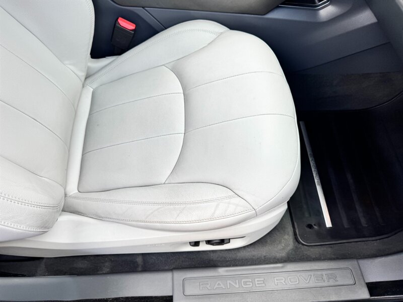 2018 Land Rover Range Rover Evoque SE photo 46