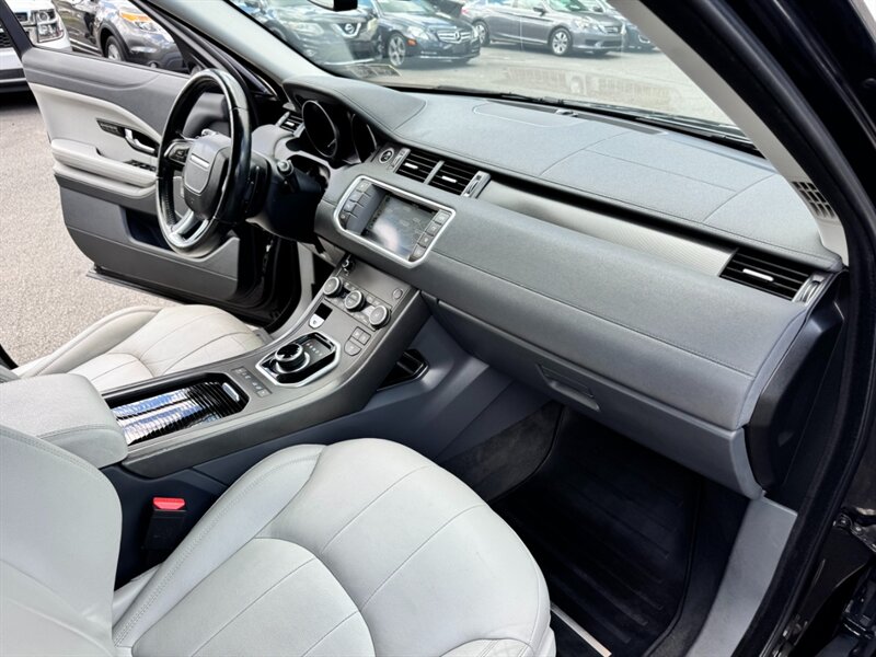 2018 Land Rover Range Rover Evoque SE photo 47
