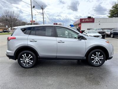 2018 Toyota RAV4 LE   - Photo 4 - Rockaway, NJ 07866