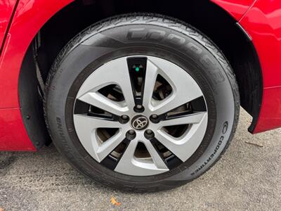 2017 Toyota Prius Two Eco   - Photo 13 - Rockaway, NJ 07866