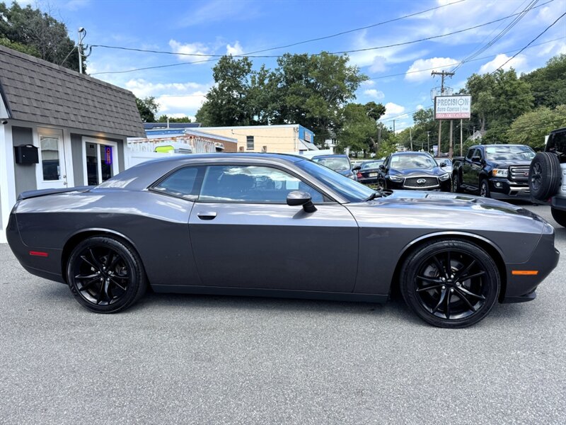 2016 Dodge Challenger SXT - Photo 5 - Rockaway, NJ 07866