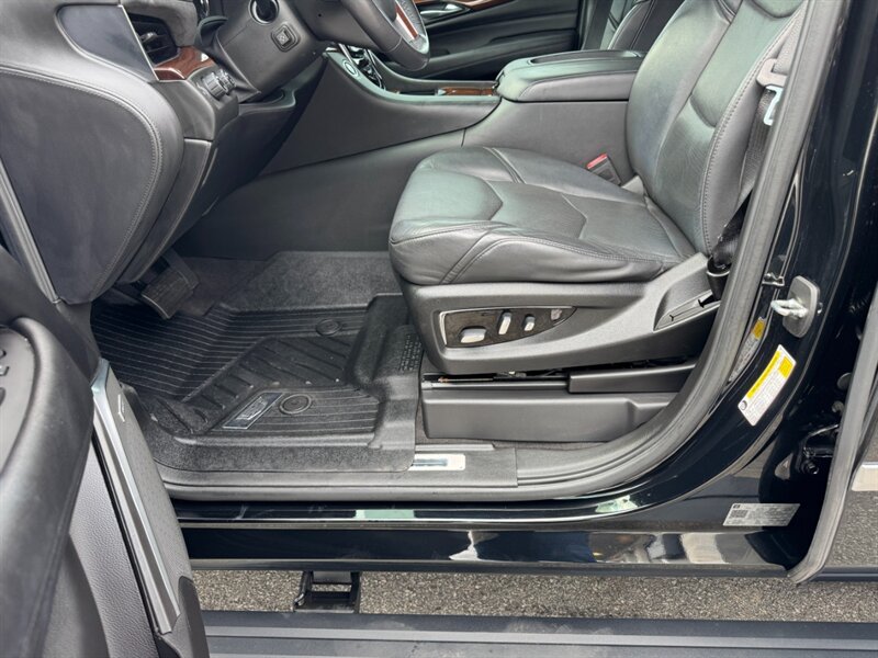 2020 Cadillac Escalade Premium Luxury ESV - Photo 18 - Rockaway, NJ 07866