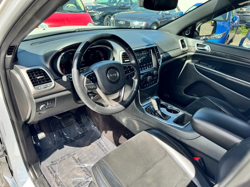 2018 Jeep Grand Cherokee Altitude photo 13