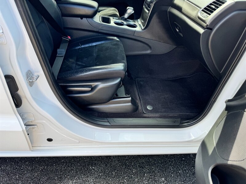 2018 Jeep Grand Cherokee Altitude photo 35