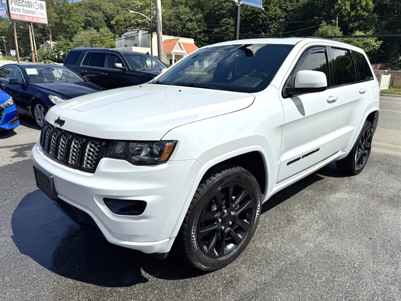 2018 Jeep Grand Cherokee Altitude photo 4