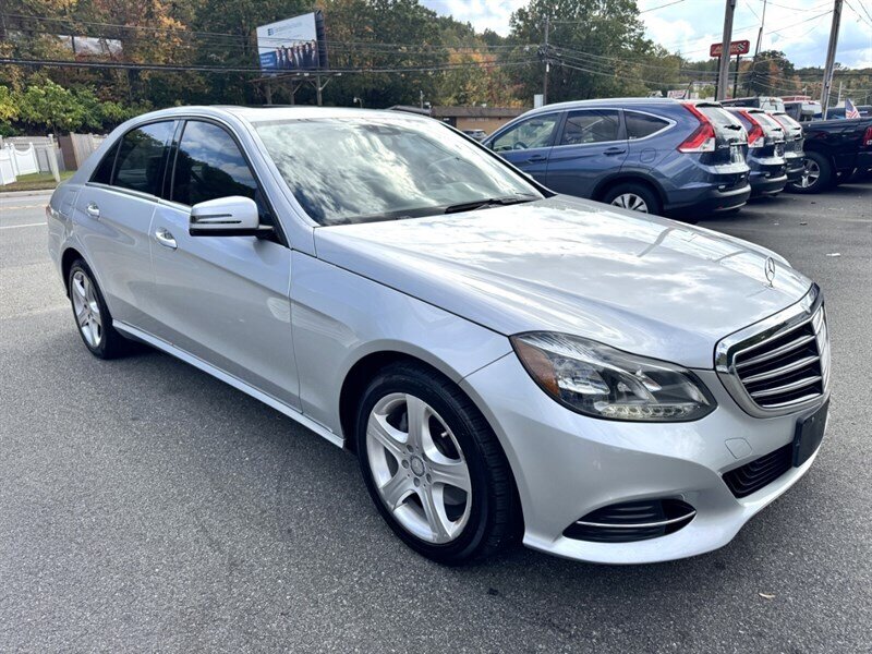 2016 Mercedes Benz E 350 4MATIC photo 3