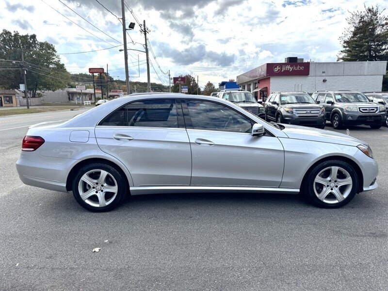2016 Mercedes Benz E 350 4MATIC photo 4