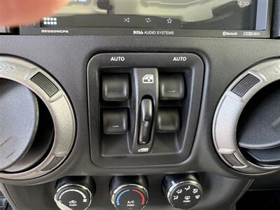 2014 Jeep Wrangler UNLIMITED Sport  4WD BUMPERS WINCH CarPlay One Owner Like New - Photo 17 - San Diego, CA 92121-2523