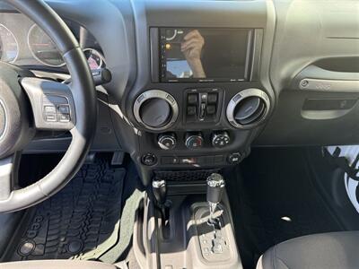 2014 Jeep Wrangler UNLIMITED Sport  4WD BUMPERS WINCH CarPlay One Owner Like New - Photo 13 - San Diego, CA 92121-2523