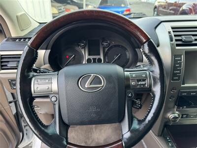 2018 Lexus GX Luxury  4WD ONE OWNER FULLY SERVICED - Photo 11 - San Diego, CA 92121-2523