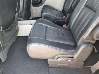 2014 Chrysler Town & Country Touring-L   - Photo 24 - Cincinnati, OH 45231