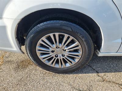 2014 Chrysler Town & Country Touring-L   - Photo 42 - Cincinnati, OH 45231