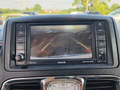 2014 Chrysler Town & Country Touring-L   - Photo 14 - Cincinnati, OH 45231