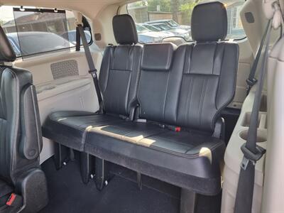 2014 Chrysler Town & Country Touring-L   - Photo 25 - Cincinnati, OH 45231