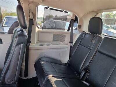 2014 Chrysler Town & Country Touring-L   - Photo 26 - Cincinnati, OH 45231