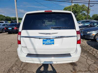 2014 Chrysler Town & Country Touring-L   - Photo 6 - Cincinnati, OH 45231
