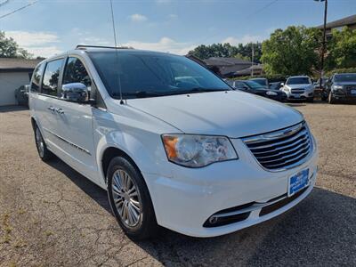 2014 Chrysler Town & Country Touring-L   - Photo 4 - Cincinnati, OH 45231