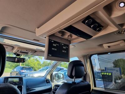 2014 Chrysler Town & Country Touring-L   - Photo 19 - Cincinnati, OH 45231