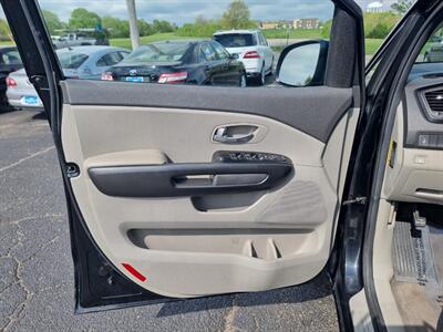 2016 Kia Sedona LX - Photo 33 - Cincinnati, OH 45231