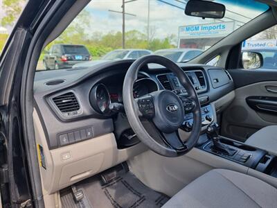 2016 Kia Sedona LX - Photo 9 - Cincinnati, OH 45231