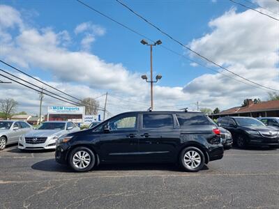 2016 Kia Sedona LX - Photo 2 - Cincinnati, OH 45231