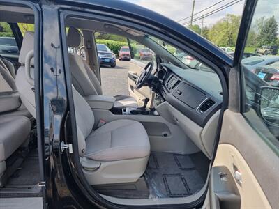 2016 Kia Sedona LX - Photo 28 - Cincinnati, OH 45231
