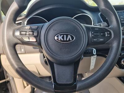 2016 Kia Sedona LX - Photo 11 - Cincinnati, OH 45231