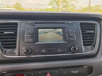 2016 Kia Sedona LX - Photo 14 - Cincinnati, OH 45231
