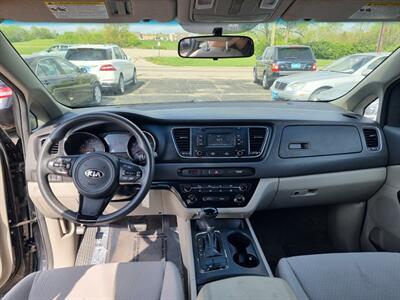 2016 Kia Sedona LX - Photo 10 - Cincinnati, OH 45231