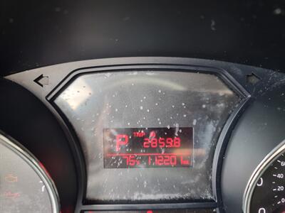 2016 Kia Sedona LX - Photo 12 - Cincinnati, OH 45231